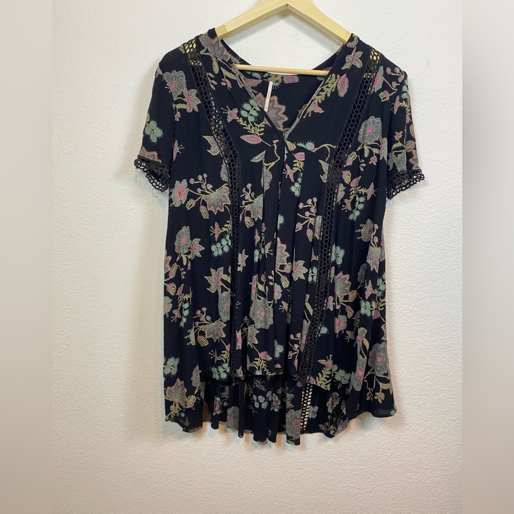 Free People Women’s‎ XS Tunic Black Floral Boho Crochet High Low Festival Top